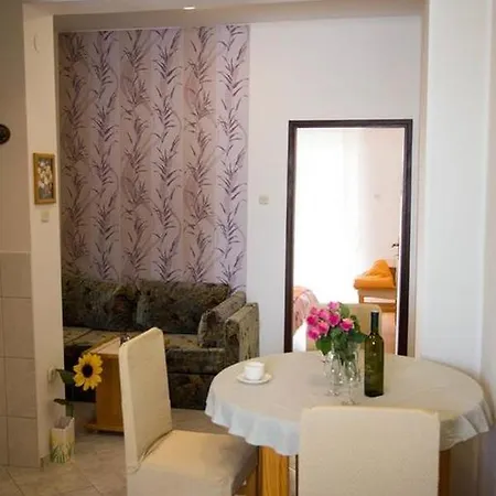 Apartment In With Balcony, Air Conditioning, Wifi, Washing Machine Vodice