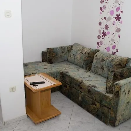 In With Balcony, Air Conditioning, Wifi, Washing Machine Apartment