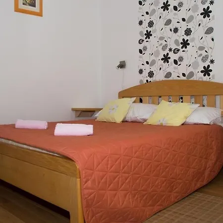 Apartment In With Balcony, Air Conditioning, Wifi, Washing Machine